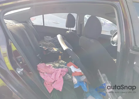 2018 Kia Forte Lx z USA, uszkodzony, nr VIN 3KPFK4A72JE276535